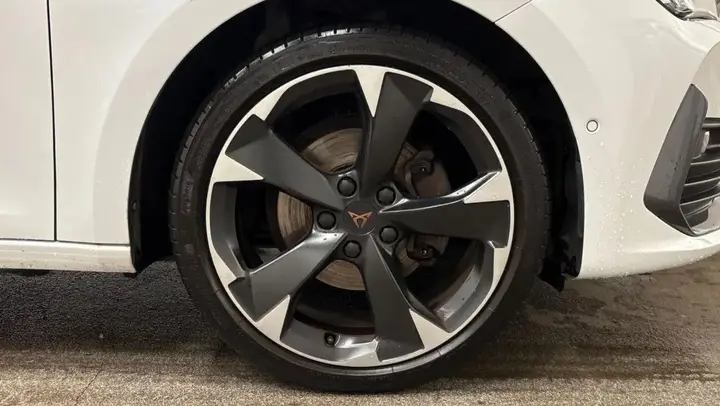 Cupra Leon 2023 photo 5