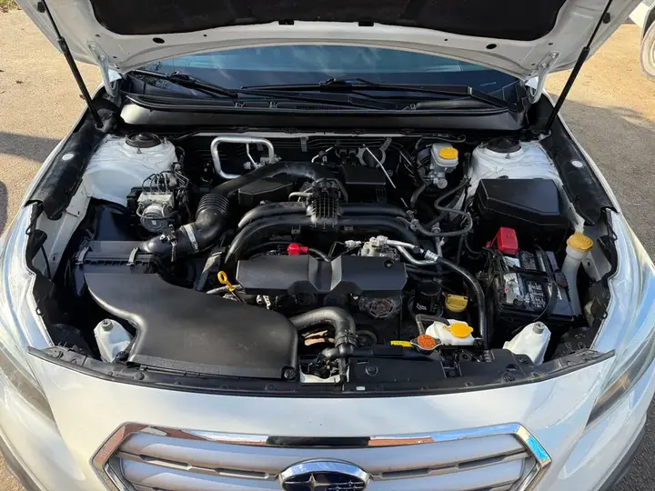 Subaru Outback 2017 photo 2