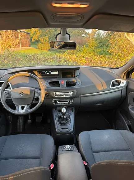 Renault Grand Scenic Iii 2011 photo 2