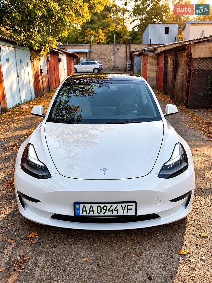 Tesla Model 3 2022 photo 2