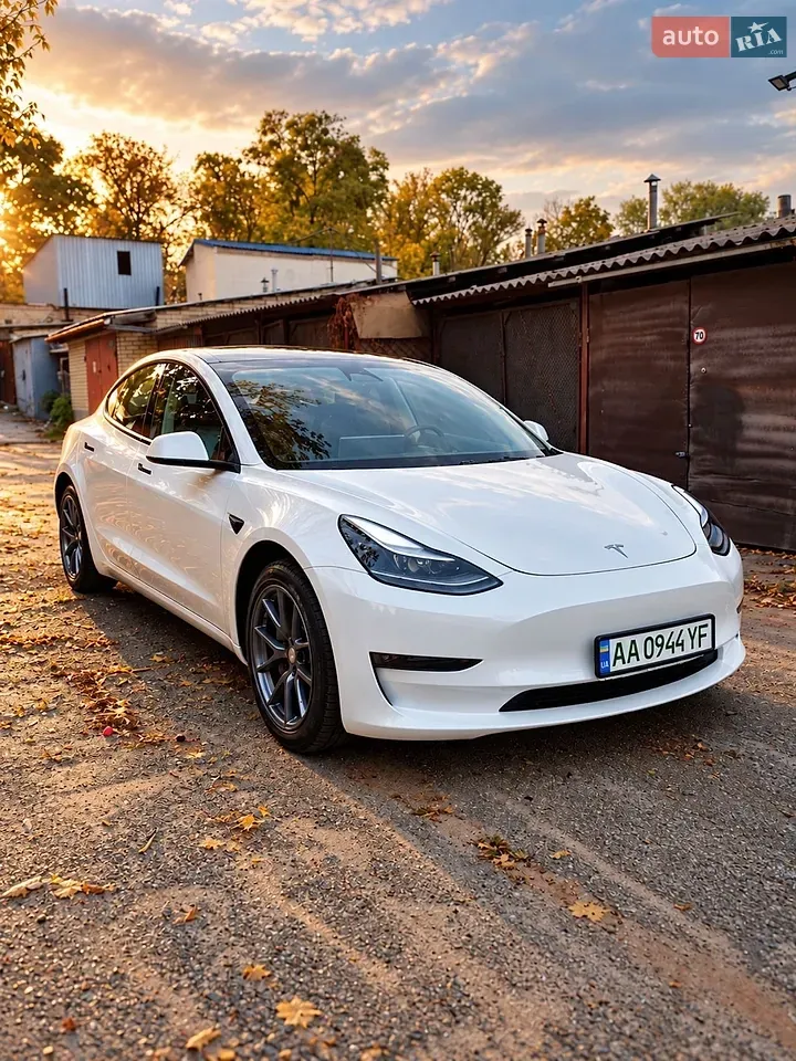 Tesla Model 3 2022 photo 3