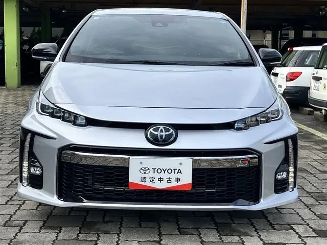 Toyota Prius Phv 2019 photo 2