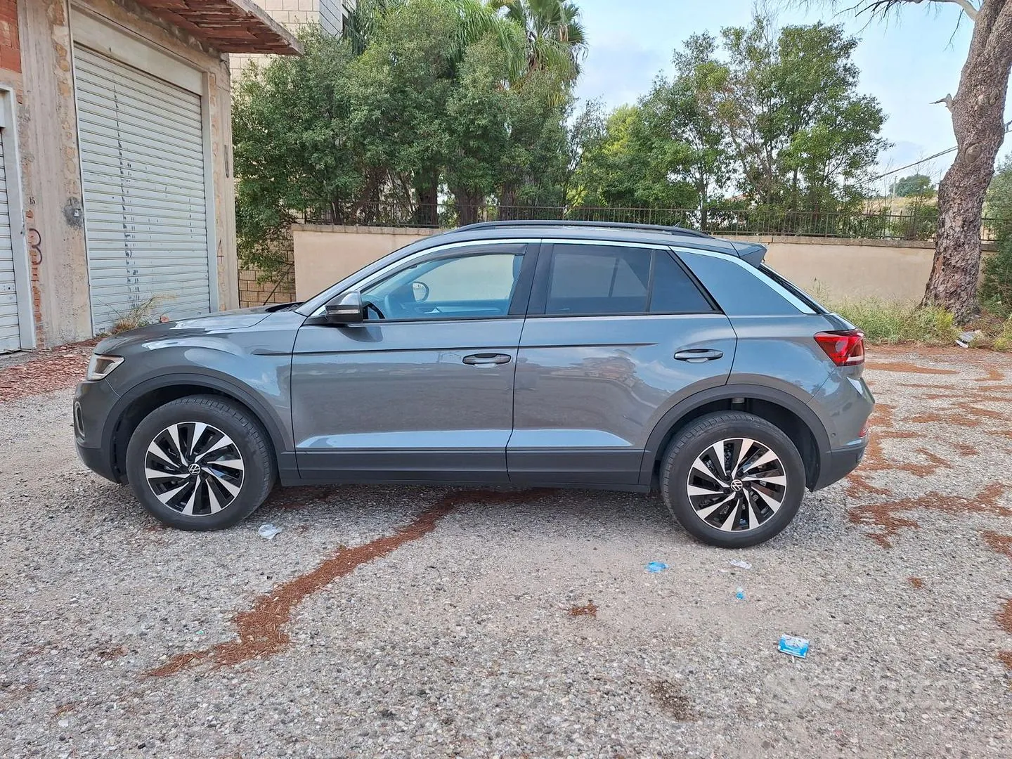 Volkswagen T-Roc 2024 photo 2