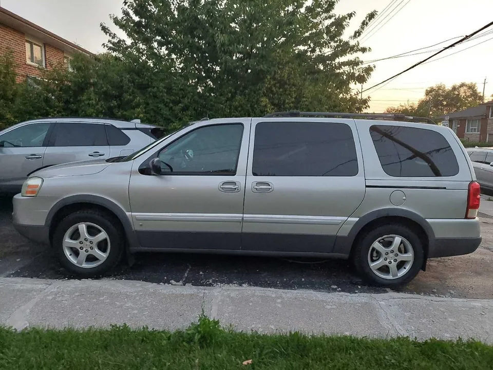 Pontiac Montana 2006 photo 2