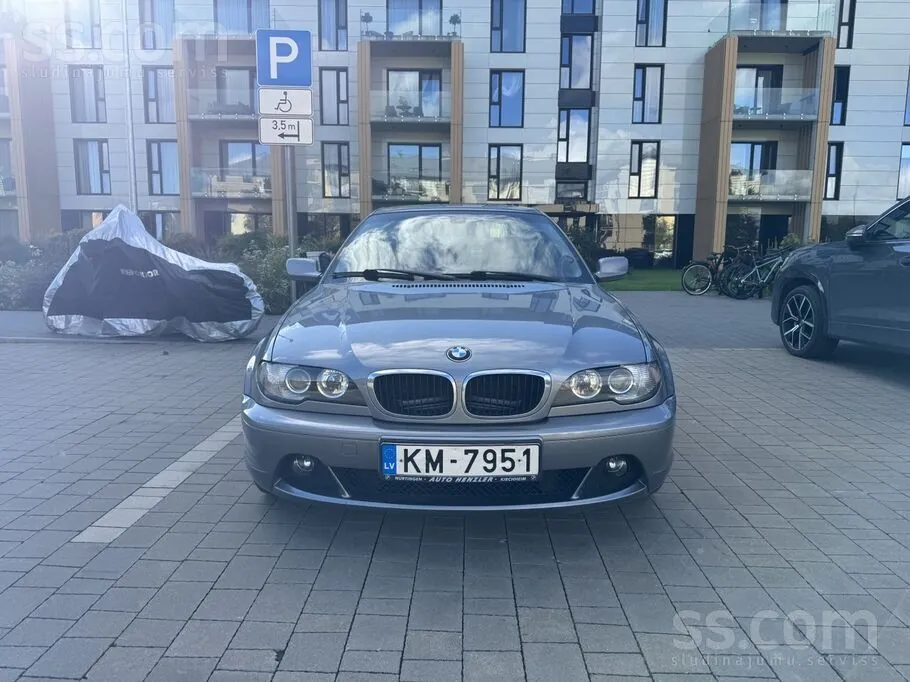 BMW 320 2004 photo 2