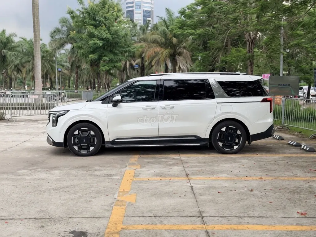 Kia Carnival 2024 photo 5