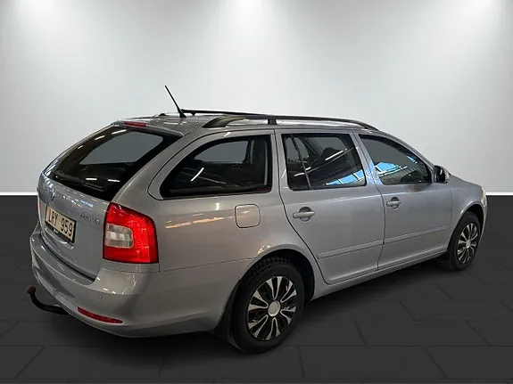 Skoda Octavia 2011 photo 5