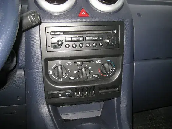 Peugeot 1007 2005 photo 5