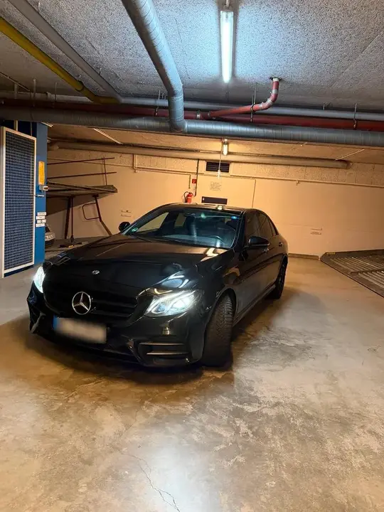Mercedes-Benz E300