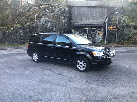 Chrysler Town & Country 2010 photo 4