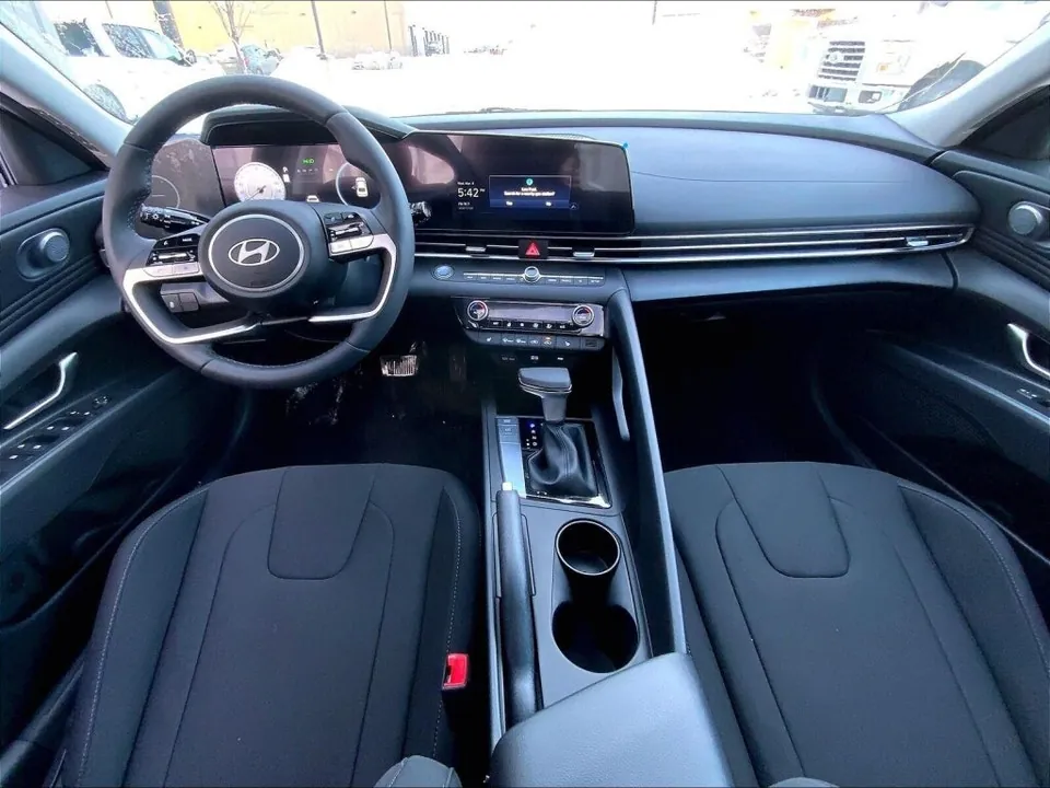 Hyundai Elantra 2026 photo 5
