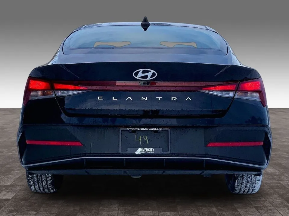 Hyundai Elantra 2026 photo 4
