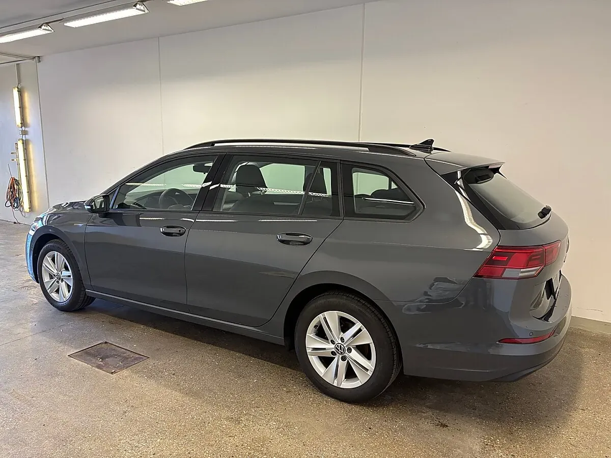 Volkswagen Golf 2023 photo 2