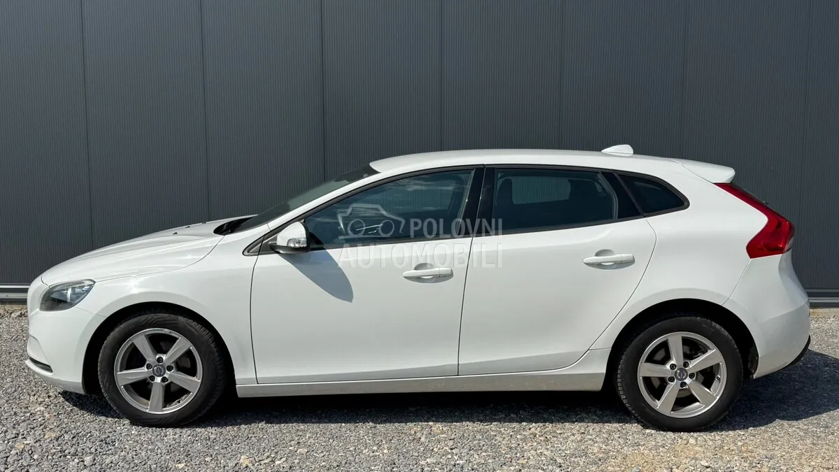 Volvo V40 2015 photo 2