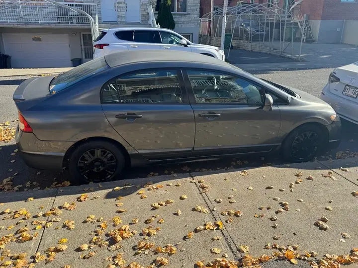 Honda Civic 2010 photo 3