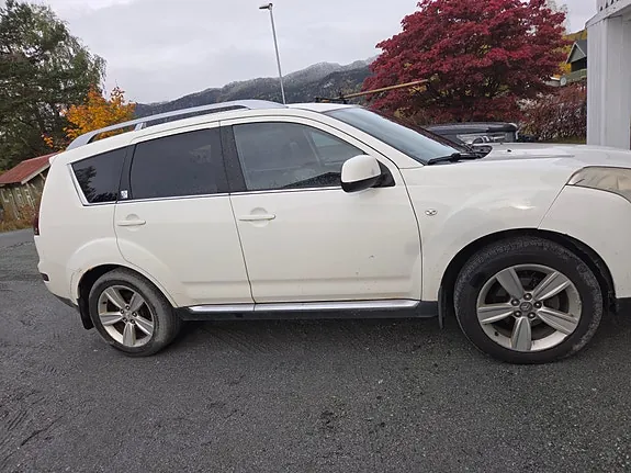 Citroen C-Crosser 2007 photo 2