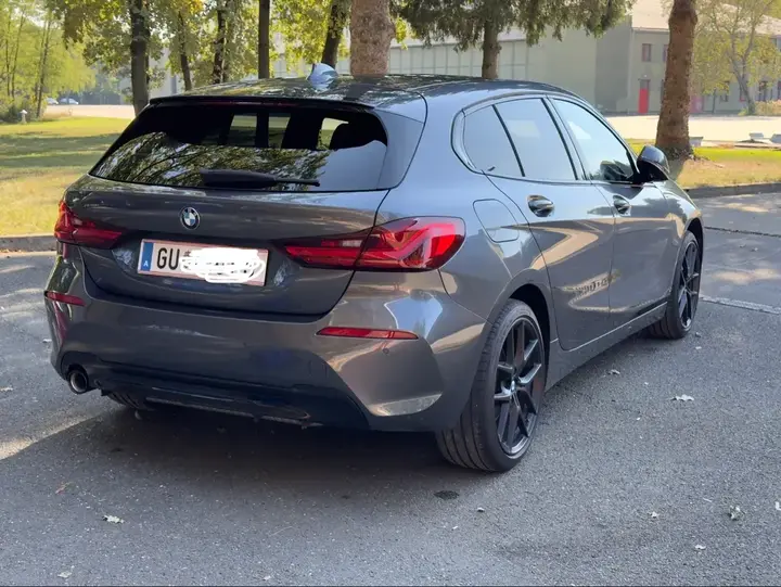 BMW 1 Series 2021 photo 2
