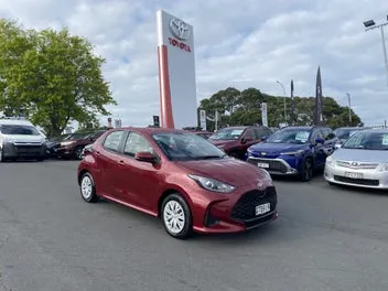 Toyota Yaris 2024 photo 2