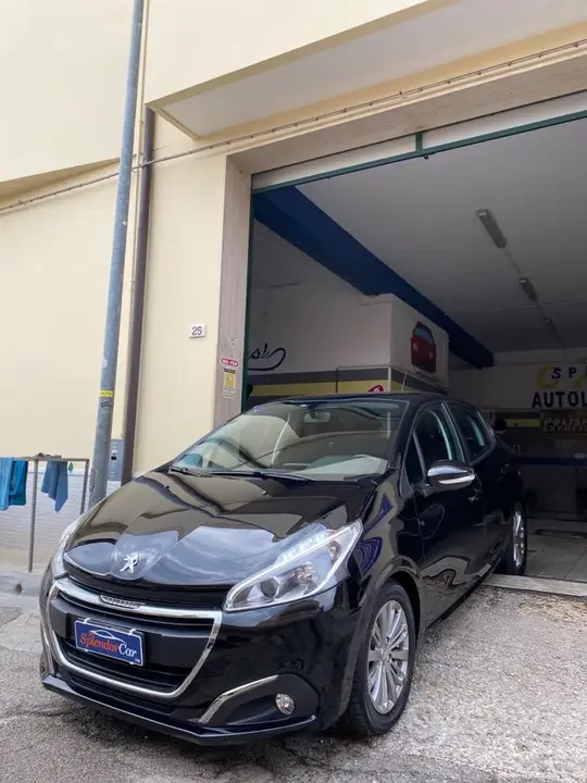 Peugeot 208 2019 photo 3