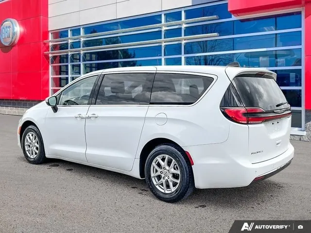 Chrysler Pacifica 2023 photo 4