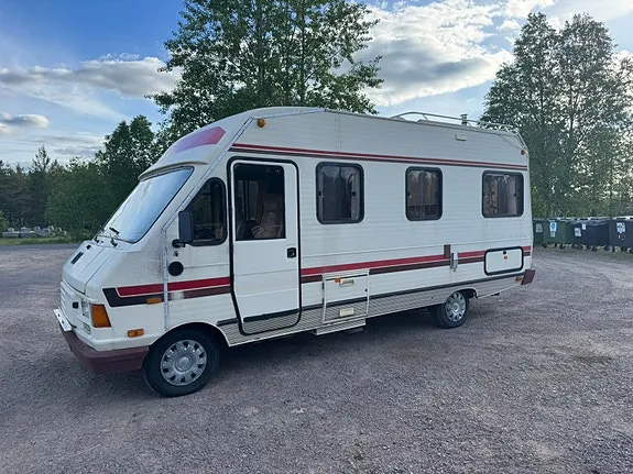 Peugeot J5