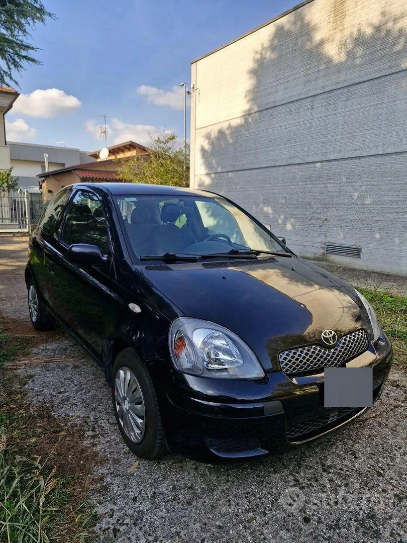 Toyota Yaris 2003 photo 2