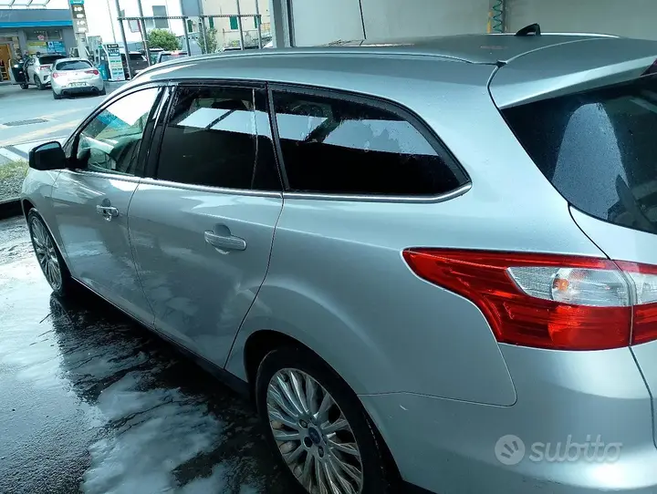 Ford Focus Sw 2012 photo 3