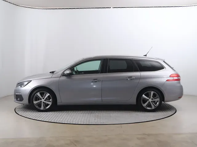 Peugeot 308 Sw 2019 photo 2