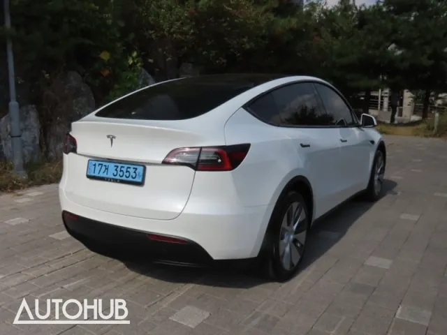Tesla Model Y 2023 photo 3