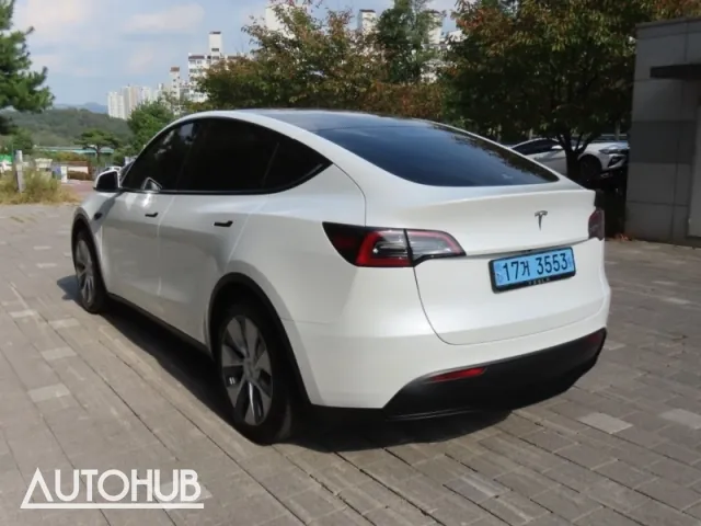 Tesla Model Y 2023 photo 4