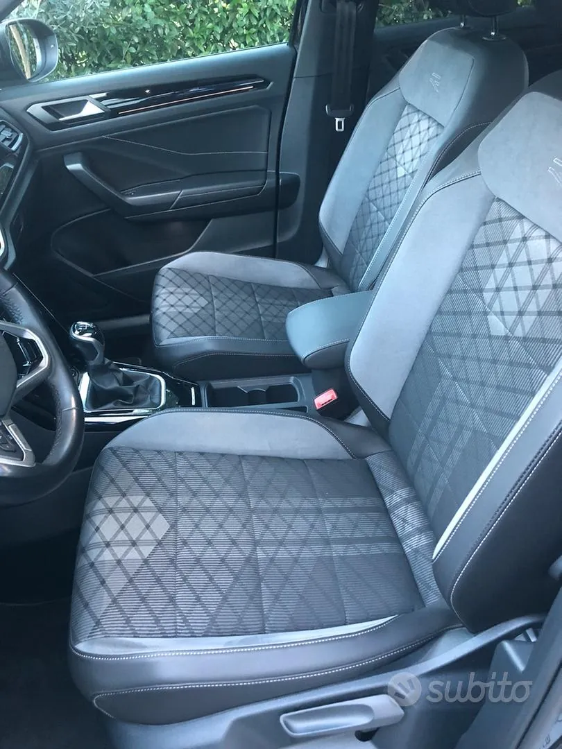 Volkswagen T-Roc 2023 photo 4