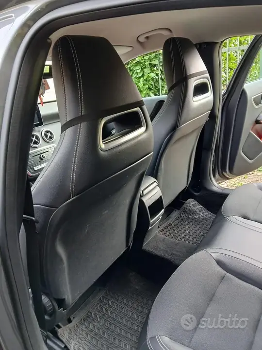 Mercedes-Benz A 2017 photo 3