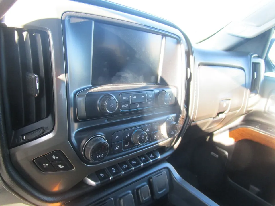 Chevrolet Silverado 1500 2018 photo 2
