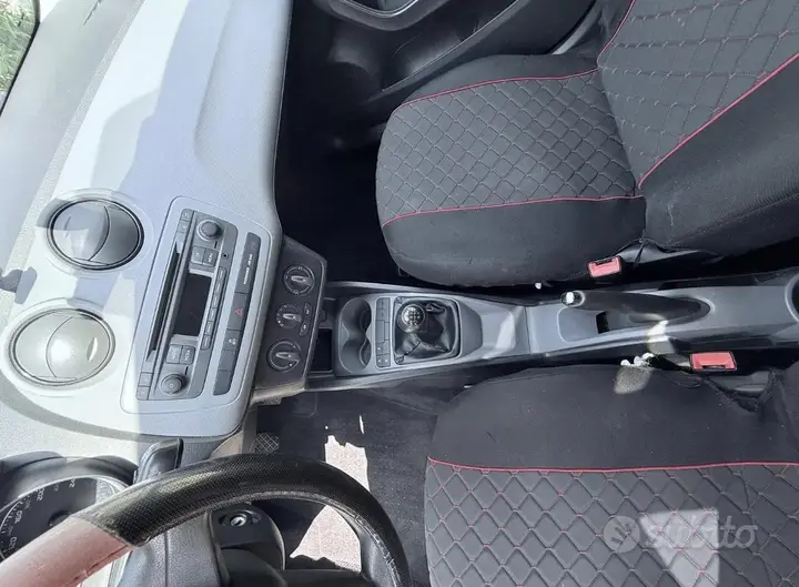 Seat Ibiza 2013 photo 3