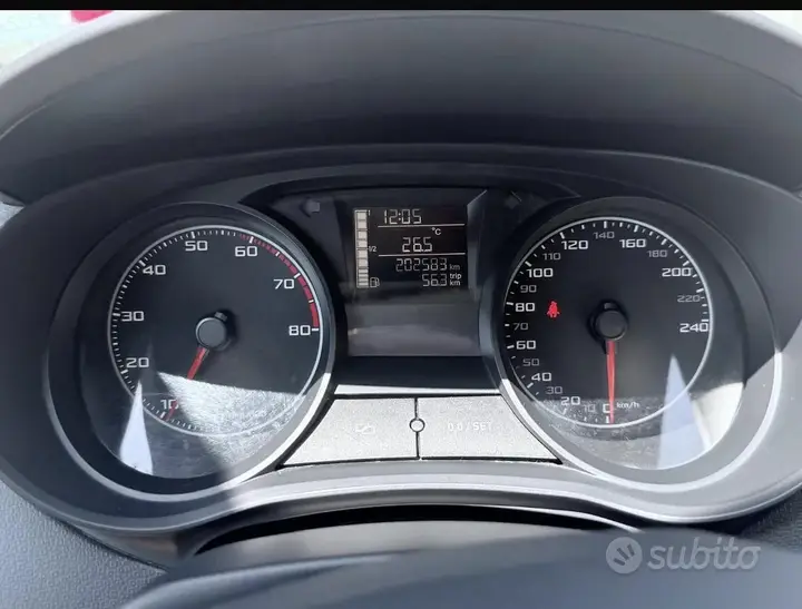 Seat Ibiza 2013 photo 2