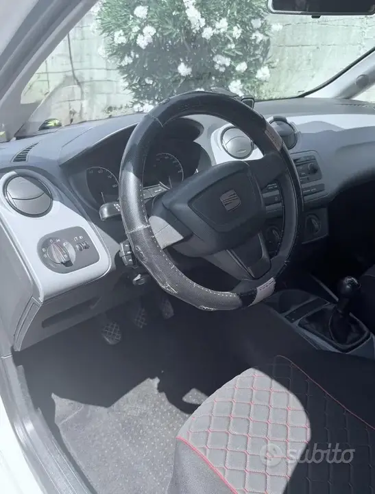 Seat Ibiza 2013 photo 5