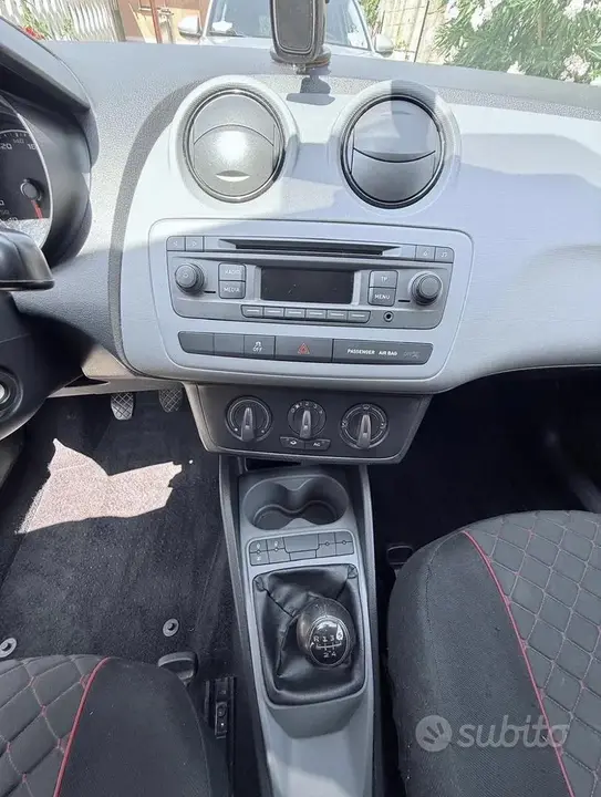 Seat Ibiza 2013 photo 4