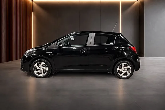 Toyota Yaris 2015 photo 2