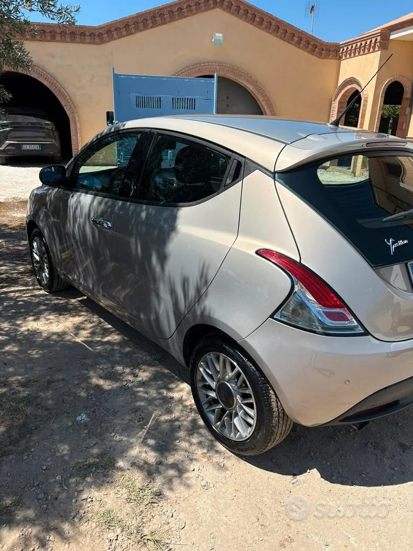 Lancia Ypsilon 2013 photo 4