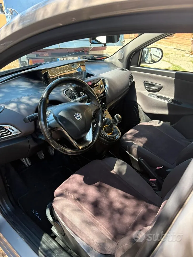 Lancia Ypsilon 2013 photo 5