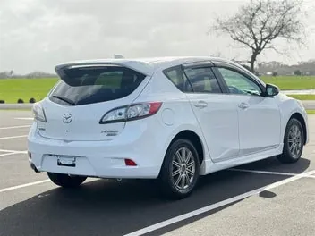 Mazda Axela 2013 photo 5
