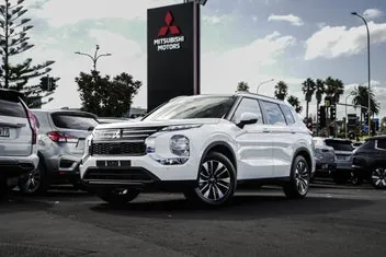 Mitsubishi Outlander 2026 photo 2