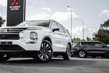 Mitsubishi Outlander 2026 photo 3