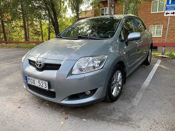 Toyota Auris 2009 photo 3