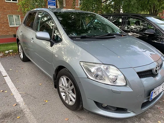 Toyota Auris 2009 photo 2