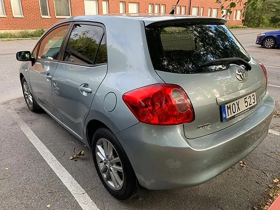 Toyota Auris 2009 photo 4