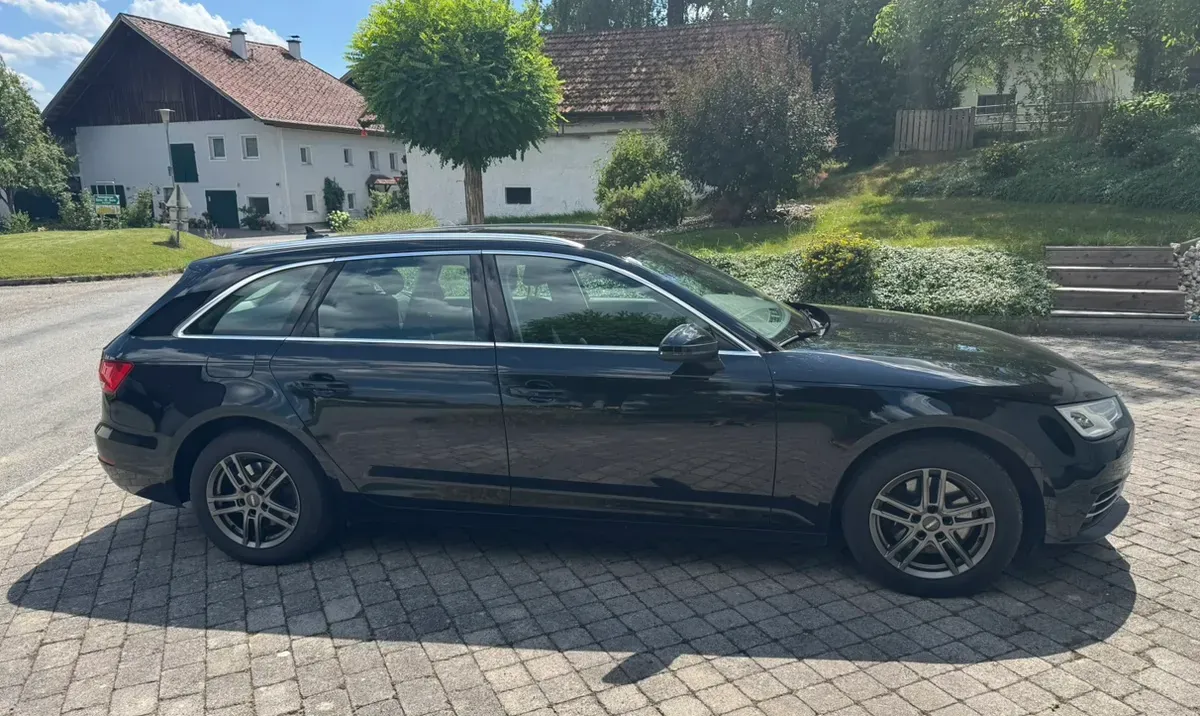 Audi A4 2016 photo 3