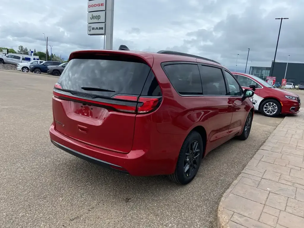 Chrysler Pacifica 2027 photo 5