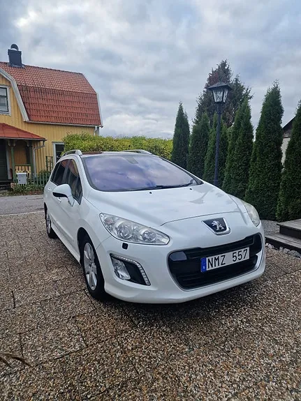 Peugeot 308 2012 photo 3
