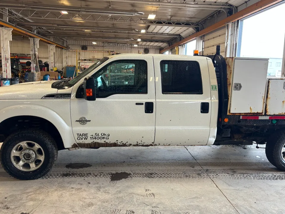 Ford F350 2013 photo 2